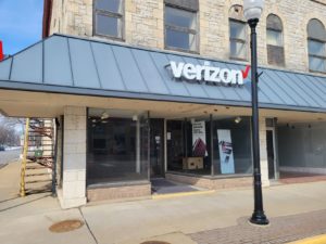 Exterior of Victra Verizon Authorized Retail Store in Charles City, IA.
