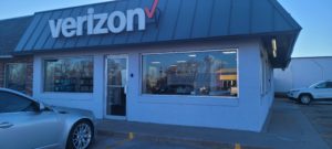 Exterior of Victra Verizon Authorized Retail Store in Pratt, KS.