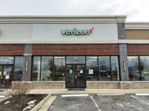 Exterior of Victra Verizon Authorized Retail Store in Frankfort, KY.