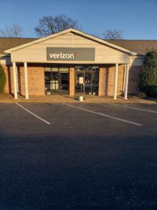 Exterior of Victra Verizon Authorized Retail Store in Hopkinsville, KY.