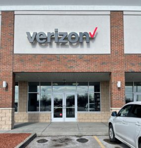 Exterior of Victra Verizon Authorized Retail Store in Independence, KY.