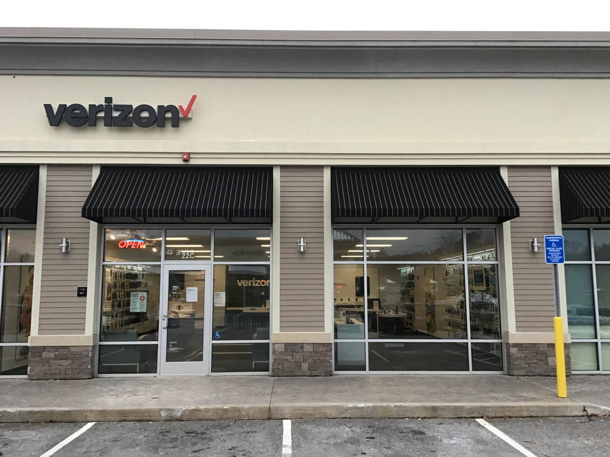 Sutton, Massachusetts Verizon Store