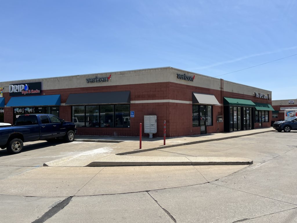 Exterior of Victra Verizon Authorized Retail Store in Chesterfield Gratiot, MI.