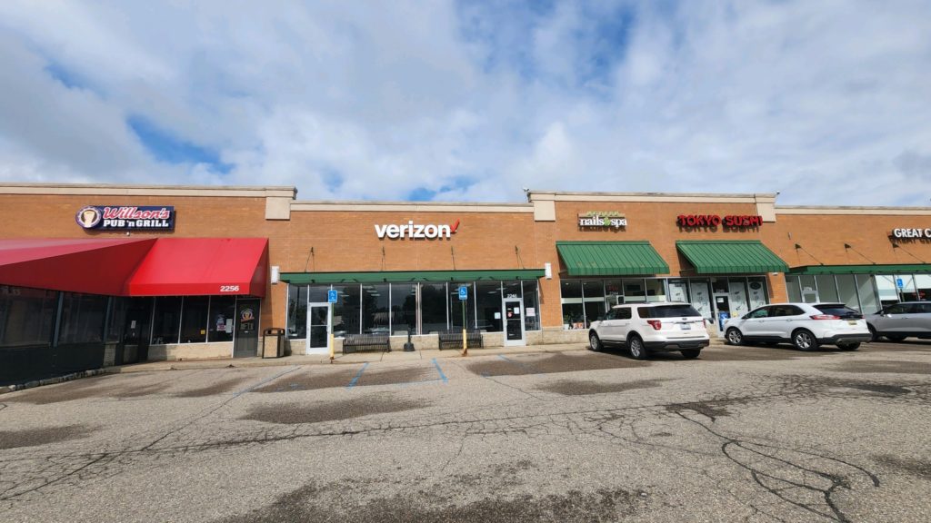 Exterior of Victra Verizon Authorized Retail Store in Commerce Township Union, MI.