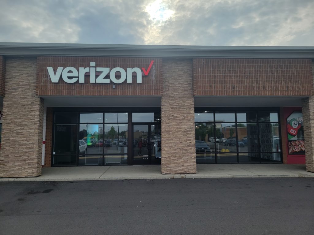 Exterior of Victra Verizon Authorized Retail Store in Farmington Hills, MI.