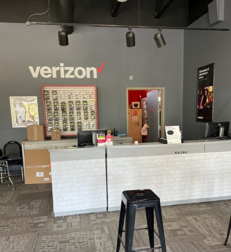 Exterior of Victra Verizon Authorized Retail Store in Medina, MN.