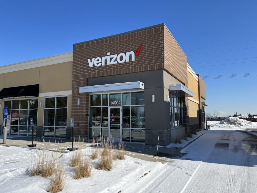 Savage, Minnesota Verizon Store