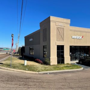 Exterior of Victra Verizon Authorized Retail Store in Jackson, MS.