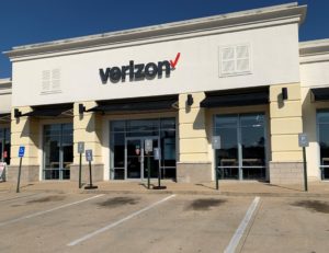 Exterior of Victra Verizon Authorized Retail Store in Ridgeland, MS.