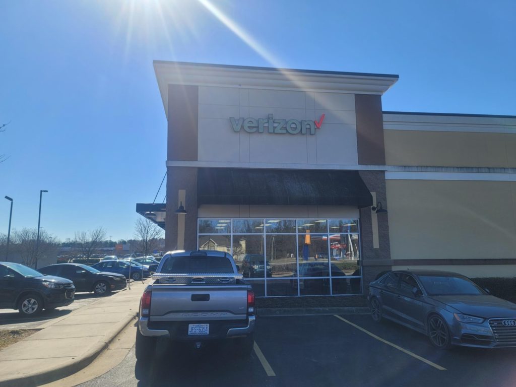 Exterior of Victra Verizon Authorized Retail Store in Clinton, NC.