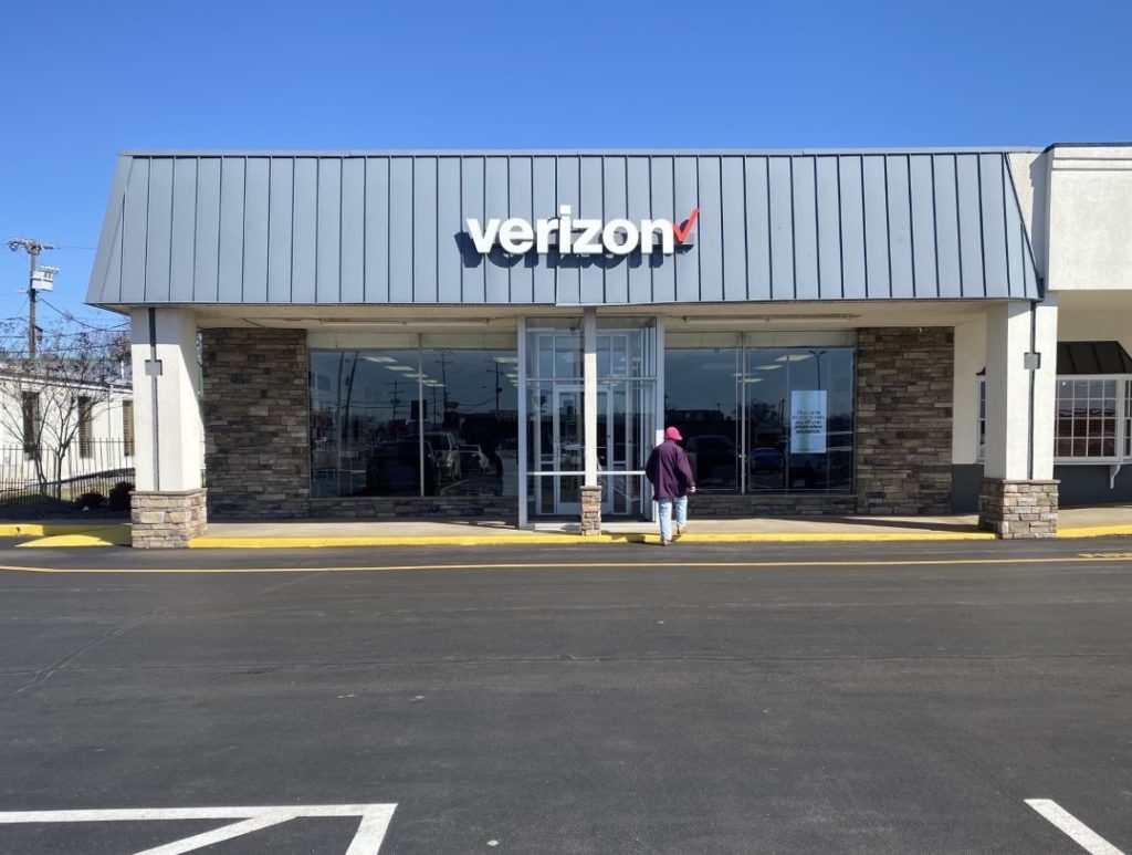 Exterior of Victra Verizon Authorized Retail Store in King, NC.