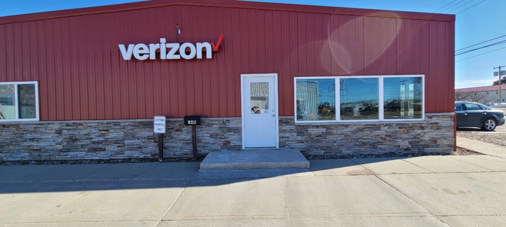 Exterior of Victra Verizon Authorized Retail Store in Valentine, NE.