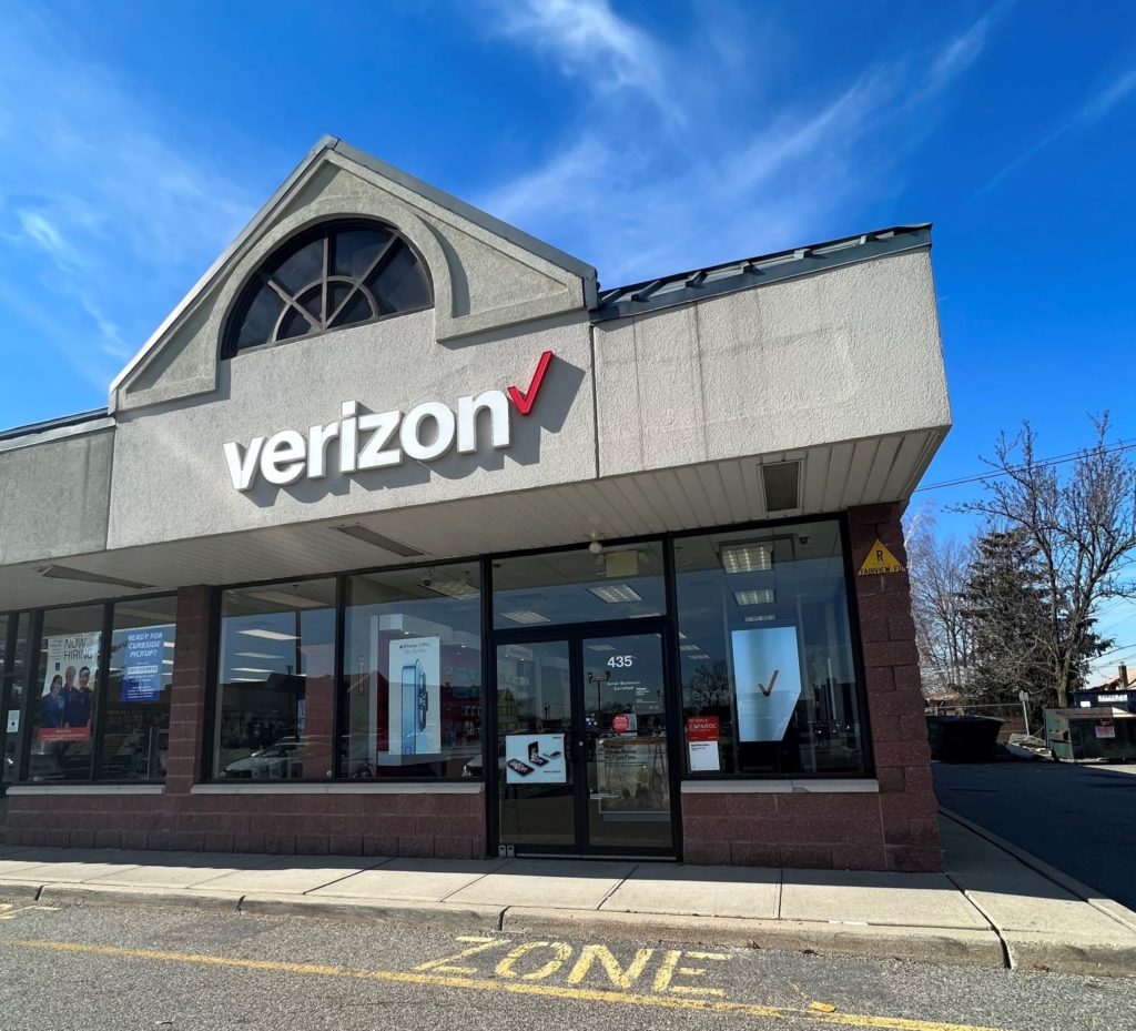Exterior of Victra Verizon Authorized Retail Store in Fairview, NJ.