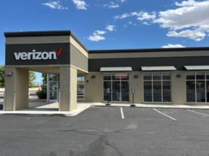 Exterior of Victra Verizon Authorized Retail Store in Rio Rancho Unser, NM.
