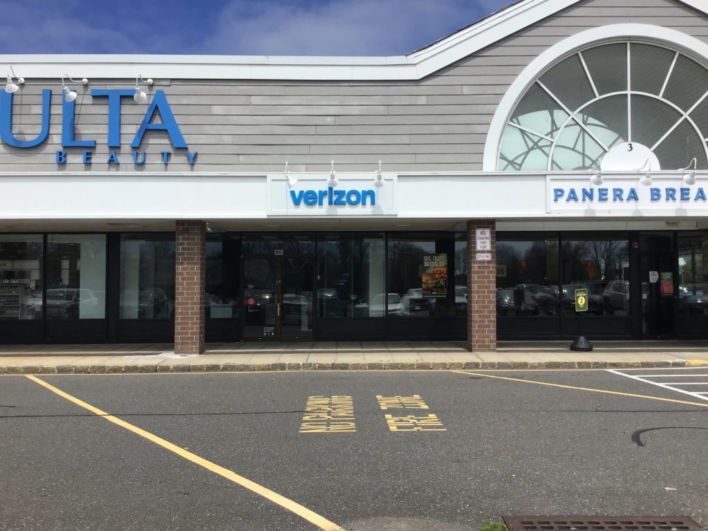 Exterior of Victra Verizon Authorized Retail Store in Bridgehampton, NY.
