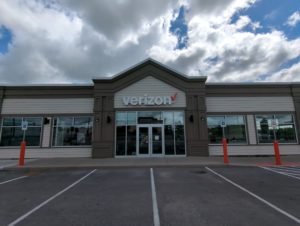 Exterior of Victra Verizon Authorized Retail Store in Camillus, NY.