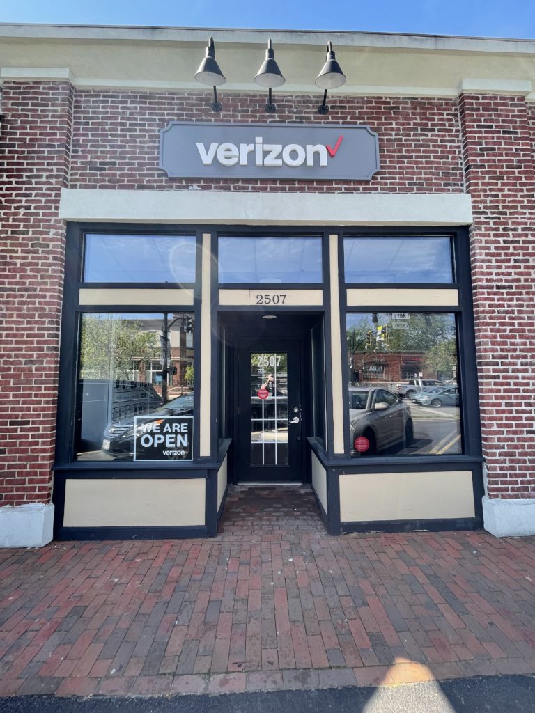 Exterior of Victra Verizon Authorized Retail Store in Bexley, OH.