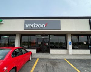 Exterior of Victra Verizon Authorized Retail Store in Montpelier, OH.