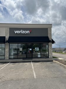 Exterior of Victra Verizon Authorized Retail Store in Mt Vernon, OH.