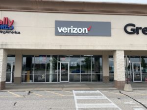 Exterior of Victra Verizon Authorized Retail Store in Oberlin, OH.