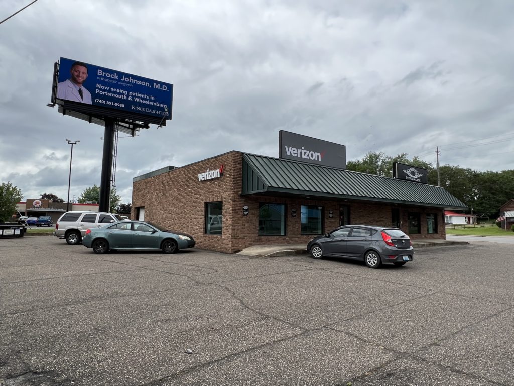 Exterior of Victra Verizon Authorized Retail Store in Portsmouth, OH.