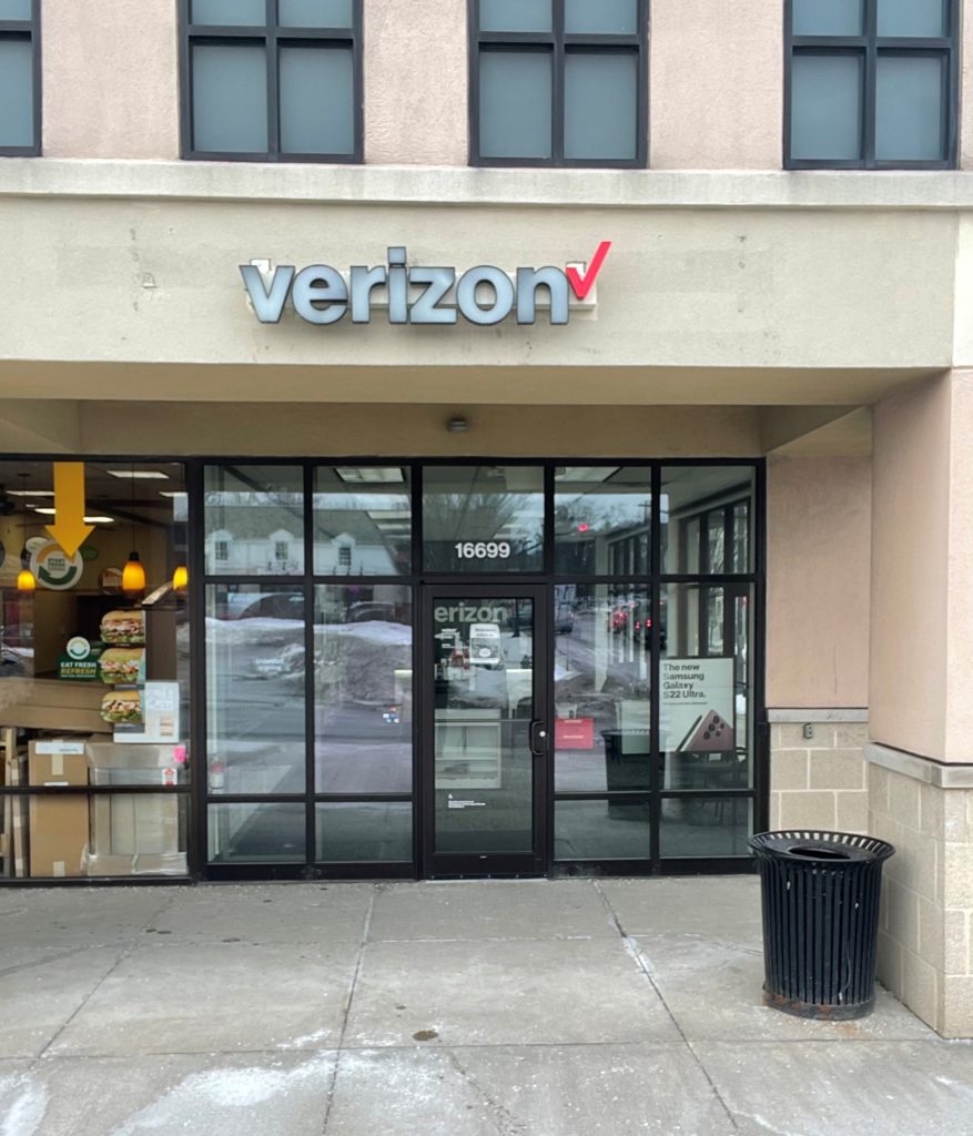 Exterior of Victra Verizon Authorized Retail Store in Shaker Heights, OH.