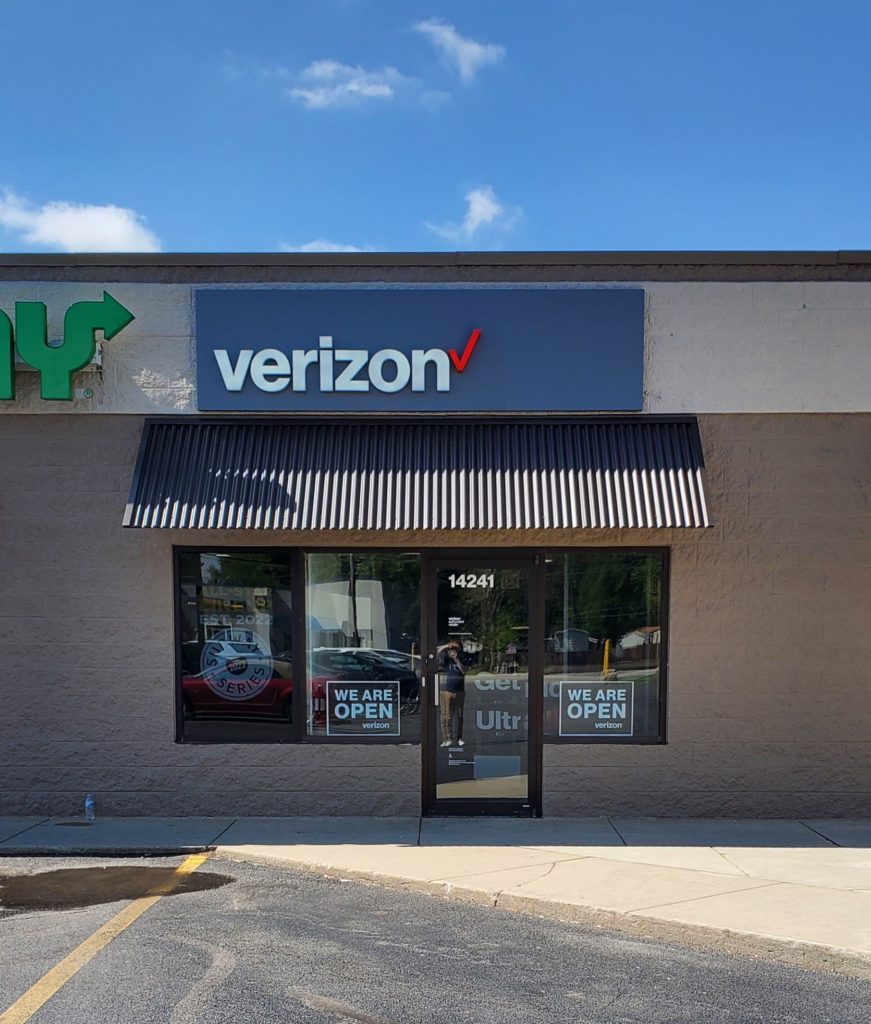 Exterior of Victra Verizon Authorized Retail Store in Swanton, OH.