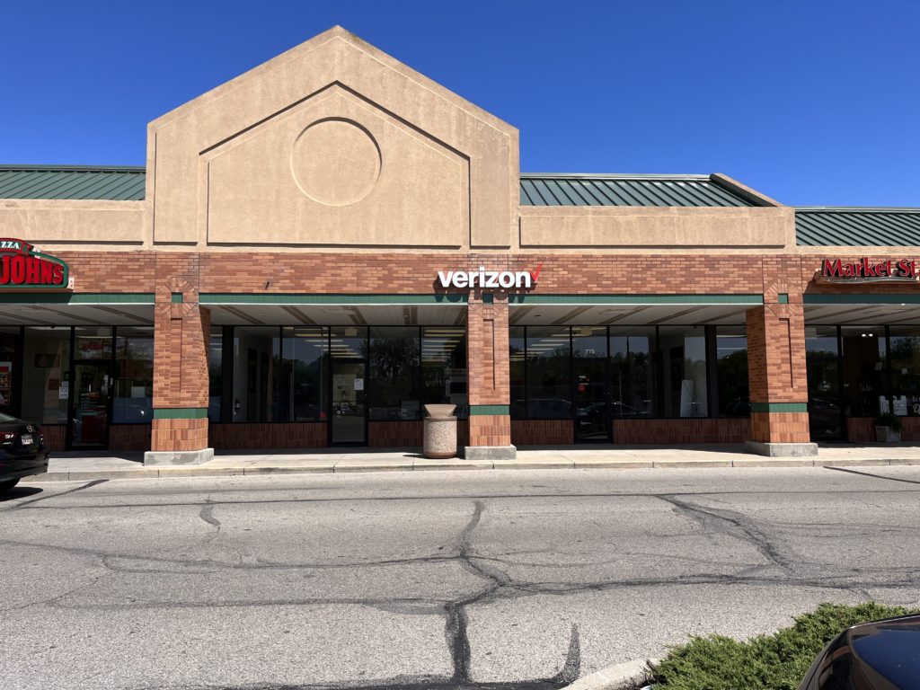 Exterior of Victra Verizon Authorized Retail Store in Troy, OH.