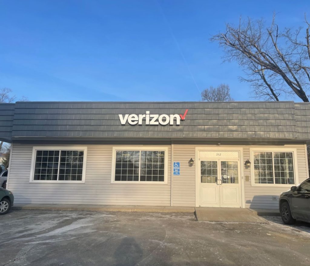 Exterior of Victra Verizon Authorized Retail Store in Greenville, PA.