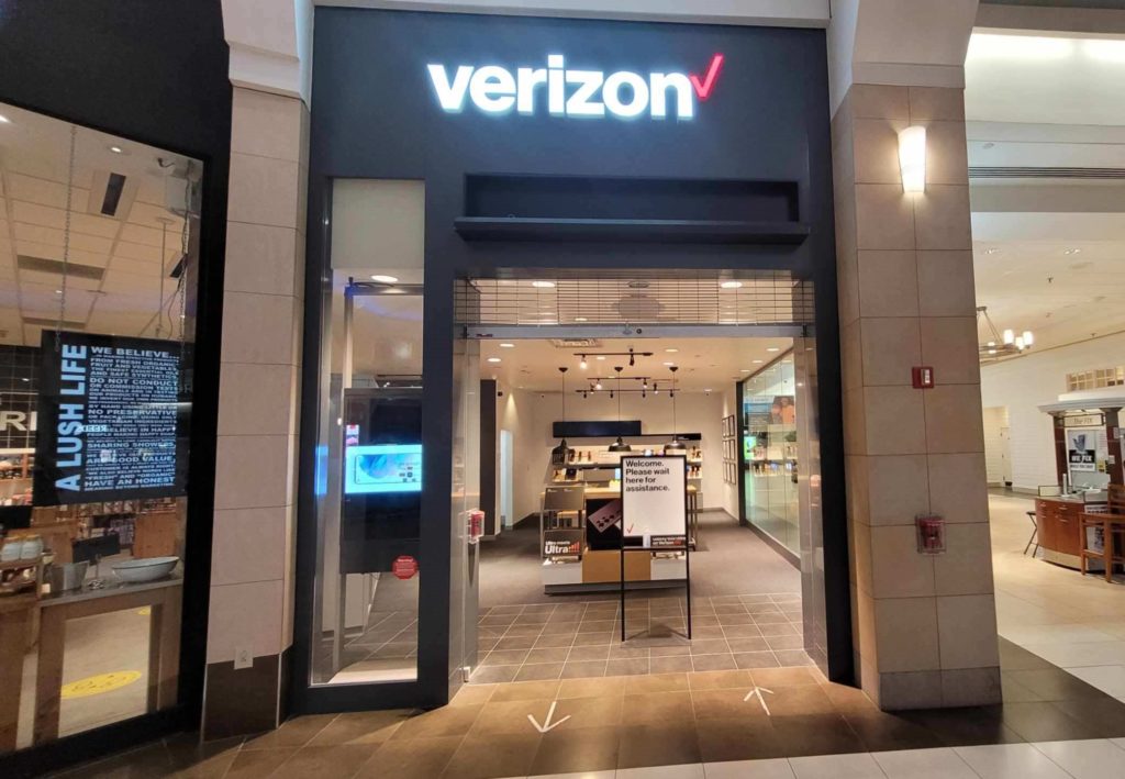 Exterior of Victra Verizon Authorized Retail Store in Lancaster Park City, PA.