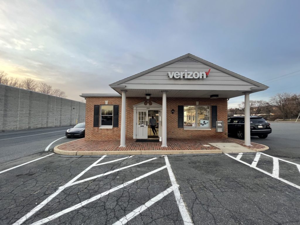 Exterior of Victra Verizon Authorized Retail Store in Reading, PA.