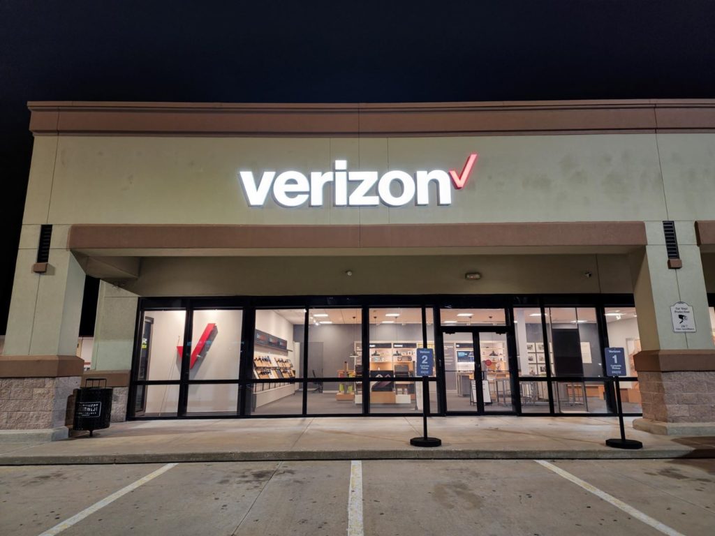 Exterior of Victra Verizon Authorized Retail Store in Houston Northwest, TX.