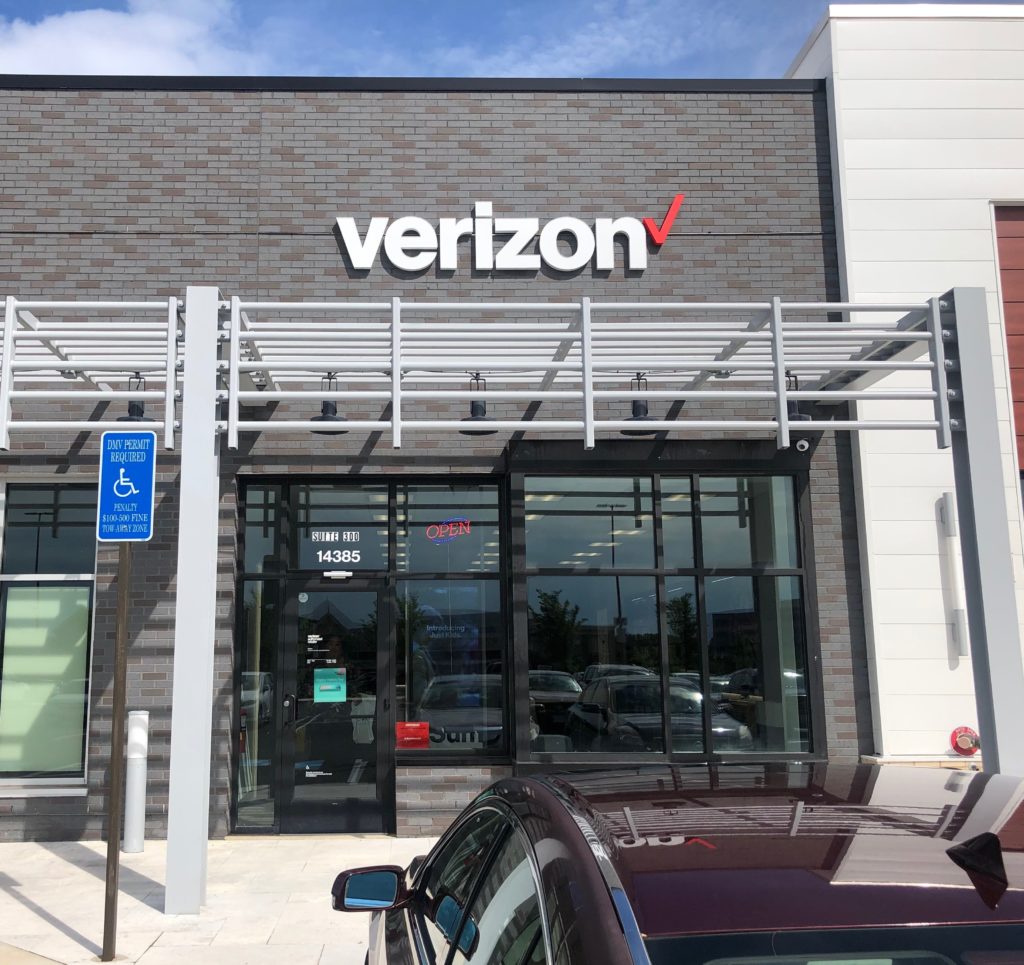 Exterior of Victra Verizon Authorized Retail Store in Chantilly, VA.