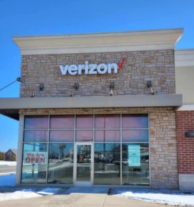 Exterior of Victra Verizon Authorized Retail Store in Manitowoc, WI.