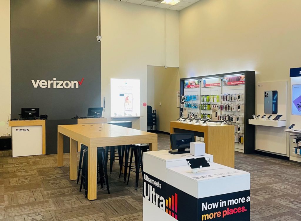 Interior of Victra Verizon Authorized Retail Store in Los Angeles 6th St, CA.