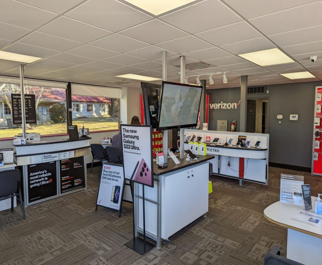 Interior view of Clayton, Georgia Victra Verizon