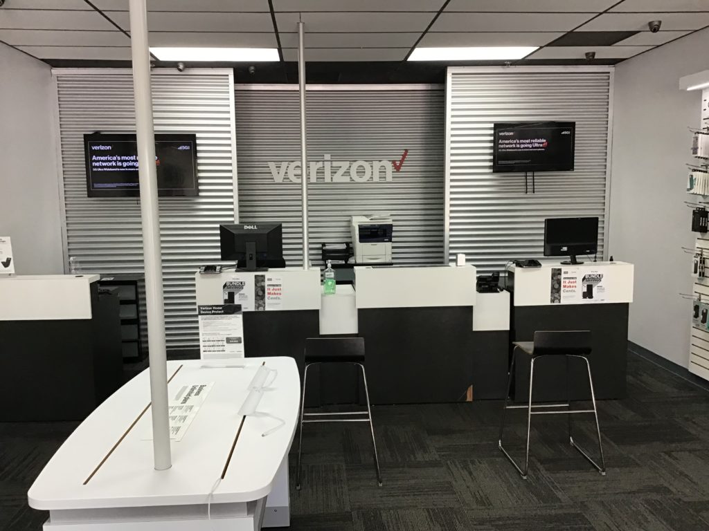 McDonough, Verizon Store