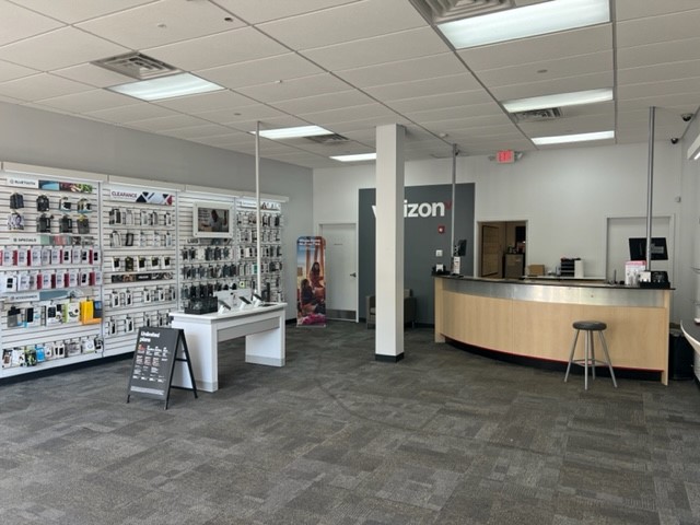 Acton, Massachusetts: Verizon Store