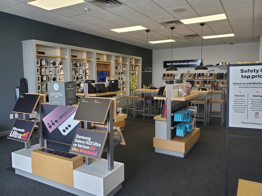 Interior of Victra Verizon Authorized Retail Store in Salem, OH.