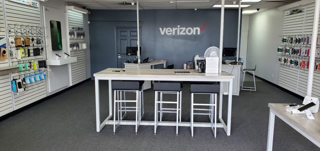 Interior of Victra Verizon Authorized Retail Store in Toledo Ottawa, OH.