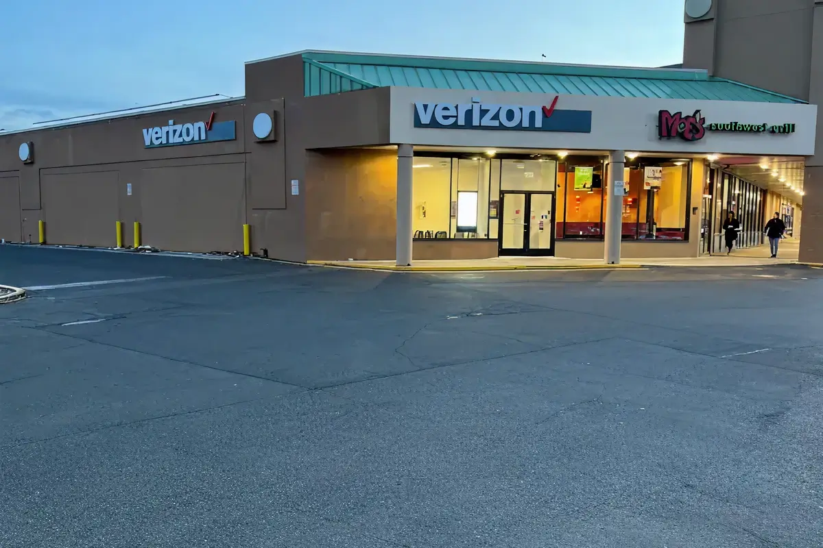Verizon Store in Toms River.